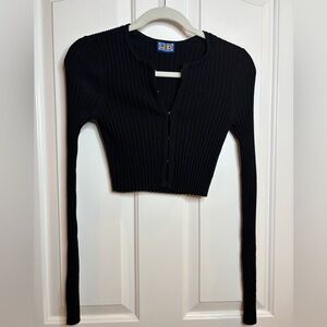 EUC LHD Black Ribbed Long Sleeve Knit Crop Top with hooker closures size Small